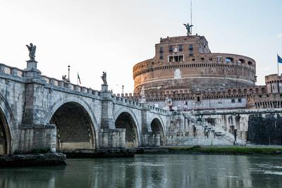 The Castel Sant'Angelo is an impressive struture and not unimportant during various attacks on the city of Rome.