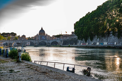 The last few times we manged to always hit the walk along the Tiber about Golden Hour. I can't image how that happended?